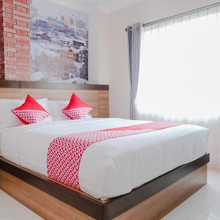 Noura Guest House Syariah Malang Eksteriør bilde
