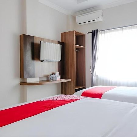 Noura Guest House Syariah Malang Eksteriør bilde