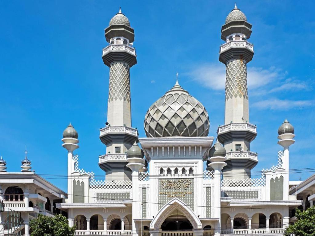 Noura Guest House Syariah Malang Eksteriør bilde