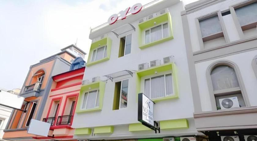 Noura Guest House Syariah Malang Eksteriør bilde